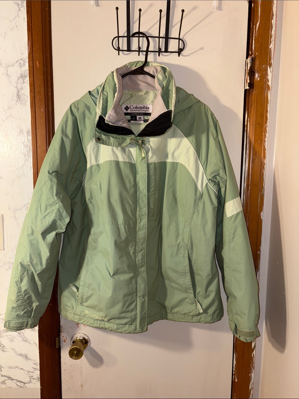 Columbia Sage Green Ski Jacket with Light Mint Panels w/ hid-away hood